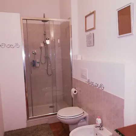 Residenza Rubbiani - Fermata Fiera E Rizzoli Oda ve Kahvaltı *